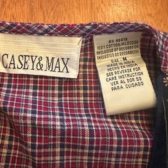 Vintage 80s Embroidered Floral Patchwork Vest By Casey & Max In Navy & Red Plaid - Picture 3 of 5